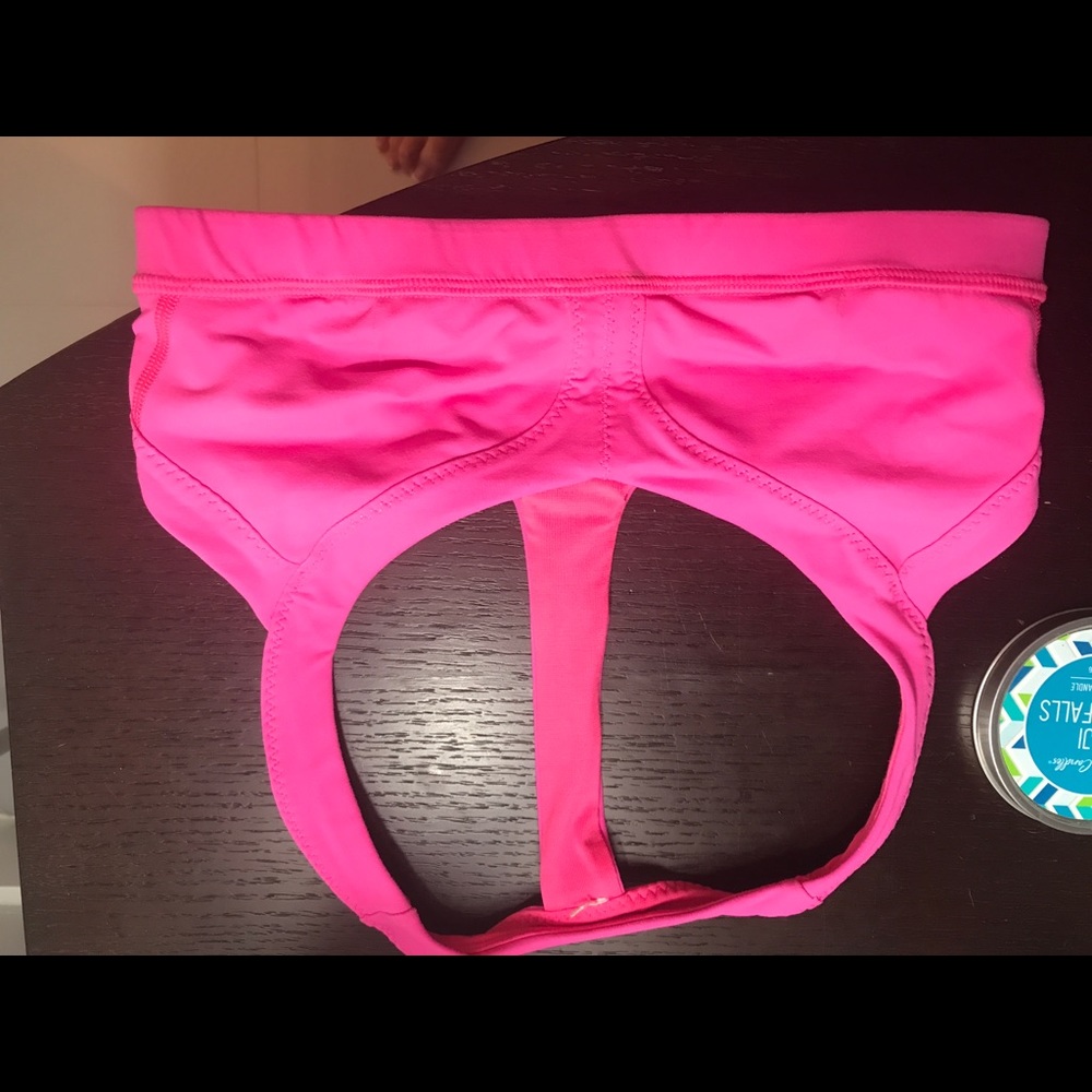 Pink lulu lemon sports bra